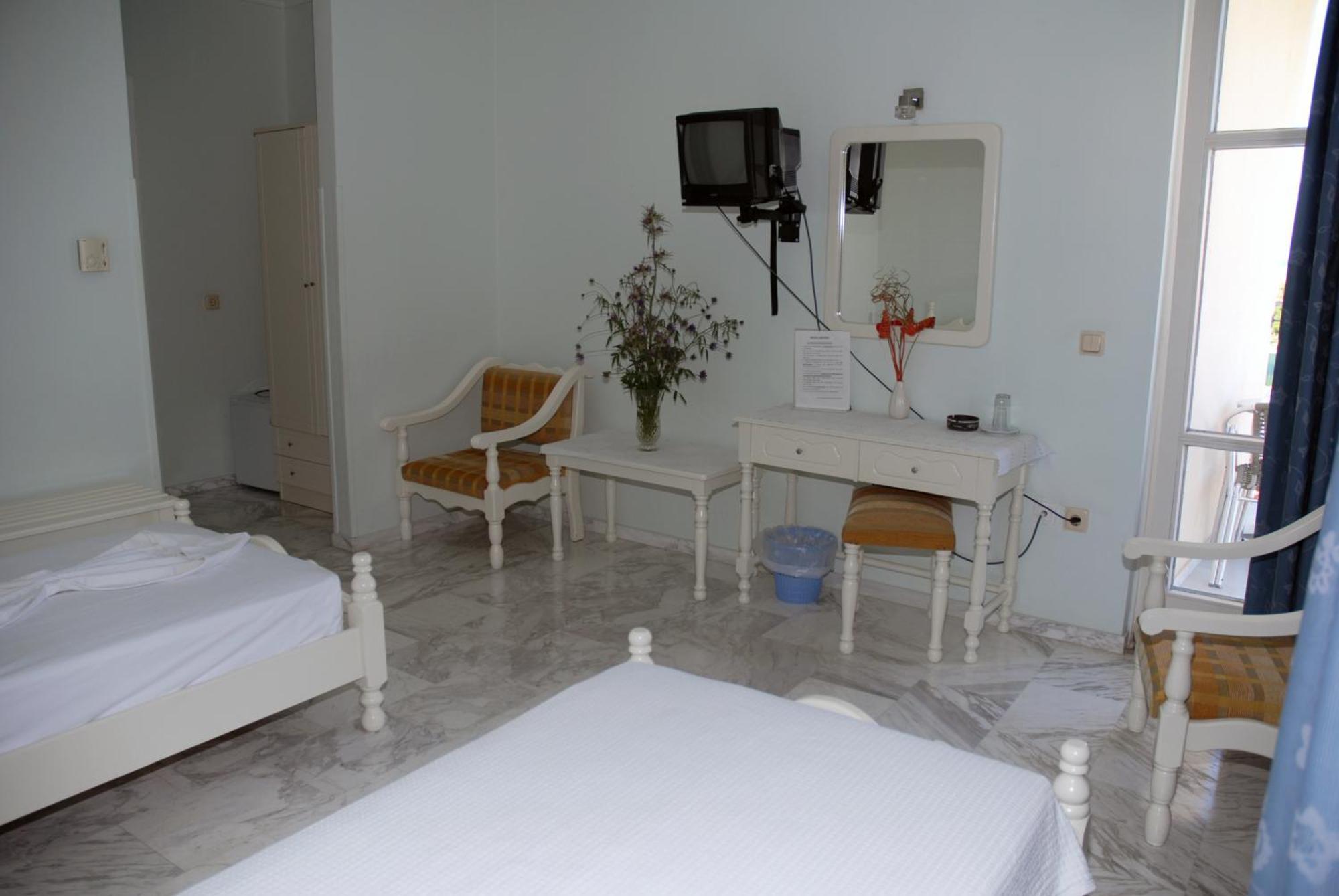 Amanda Hotel Карловаси Экстерьер фото
