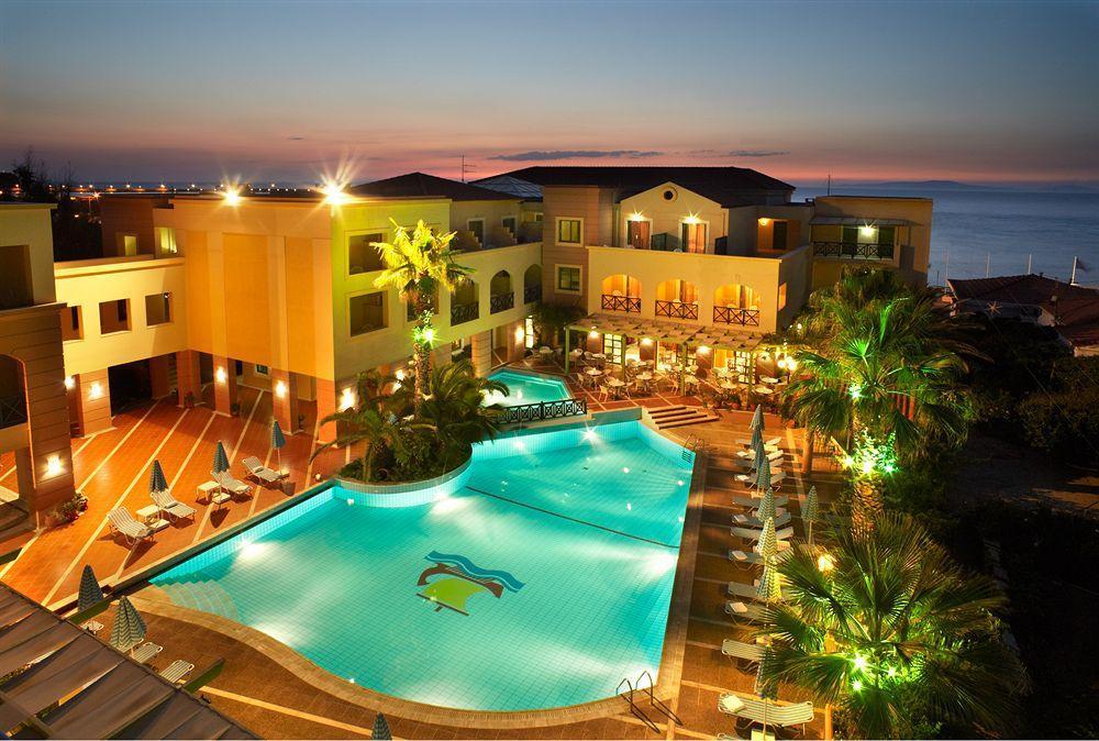 Amanda Hotel Карловаси Экстерьер фото